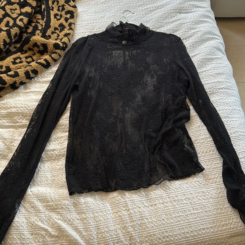 Turtle neck lace top